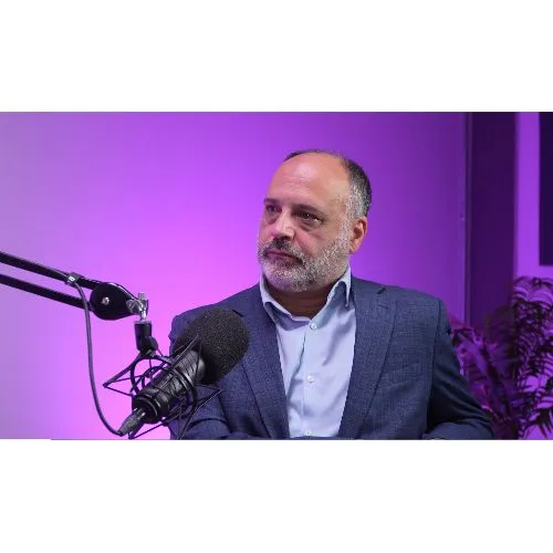 Andrew Montlake Logo