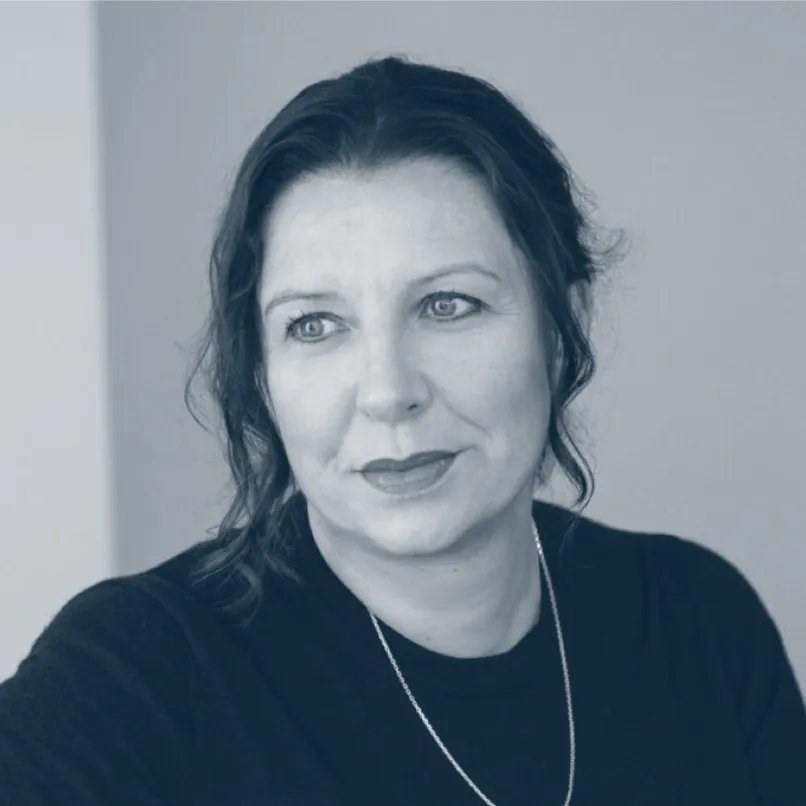 Adele Martins Logo