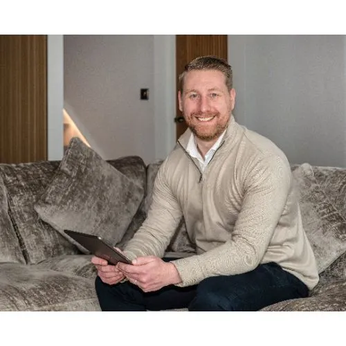 Liam Gretton Logo