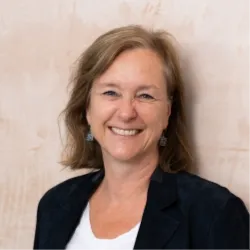 Suzanne Smith Logo