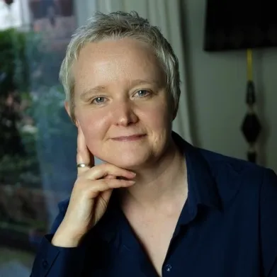 Dr Julie Scanlon Logo
