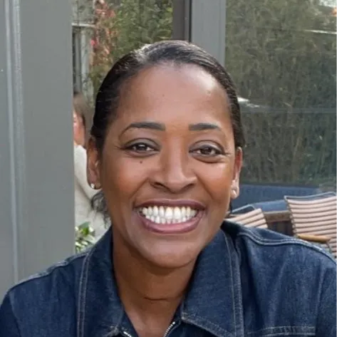 Yvette Scott Logo
