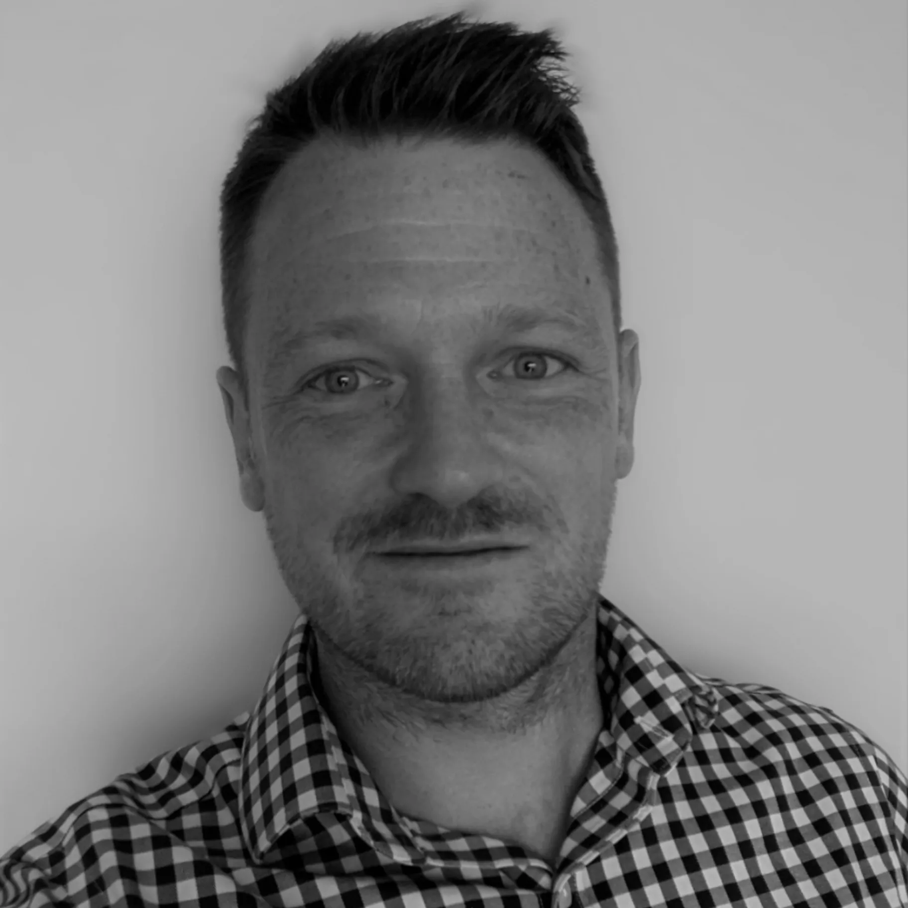 Simon Lister Logo